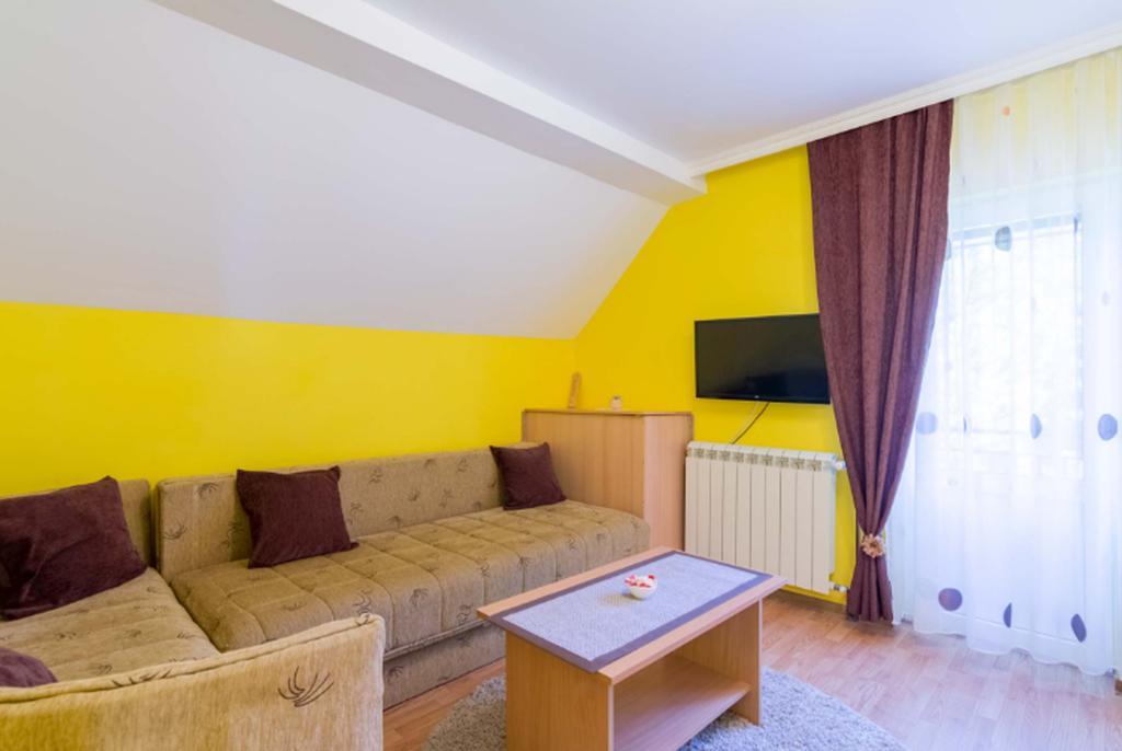 Apartments Junior Zlatibor Bagian luar foto
