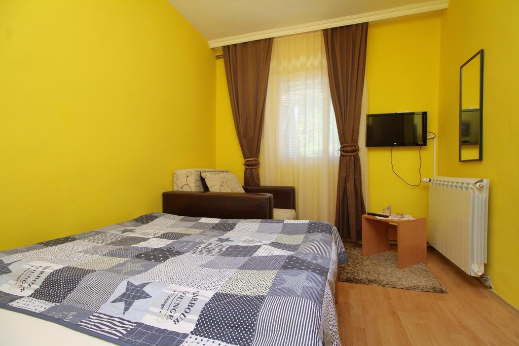 Apartments Junior Zlatibor Bagian luar foto