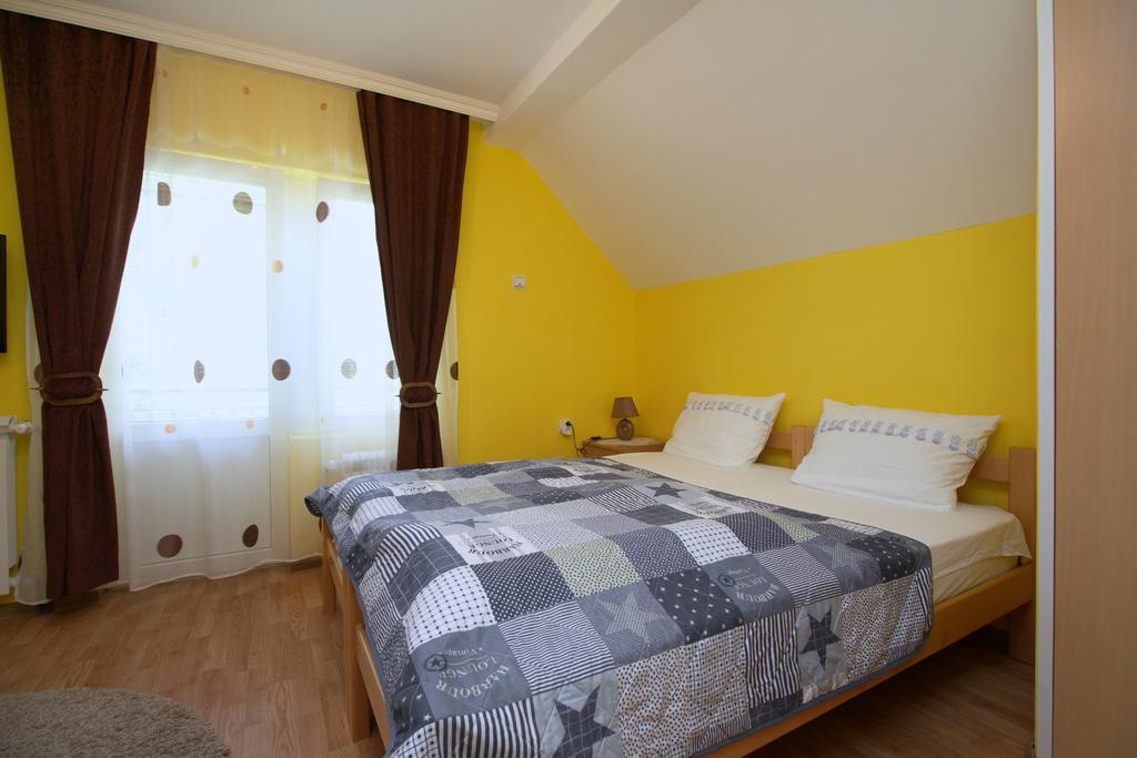 Apartments Junior Zlatibor Bagian luar foto