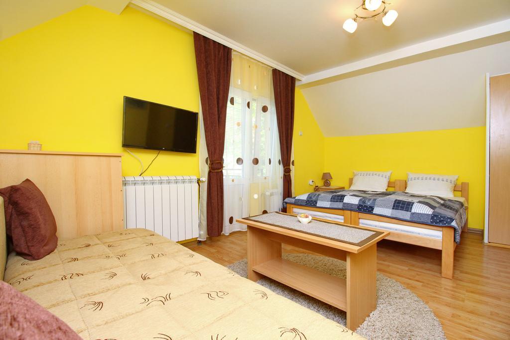 Apartments Junior Zlatibor Bagian luar foto