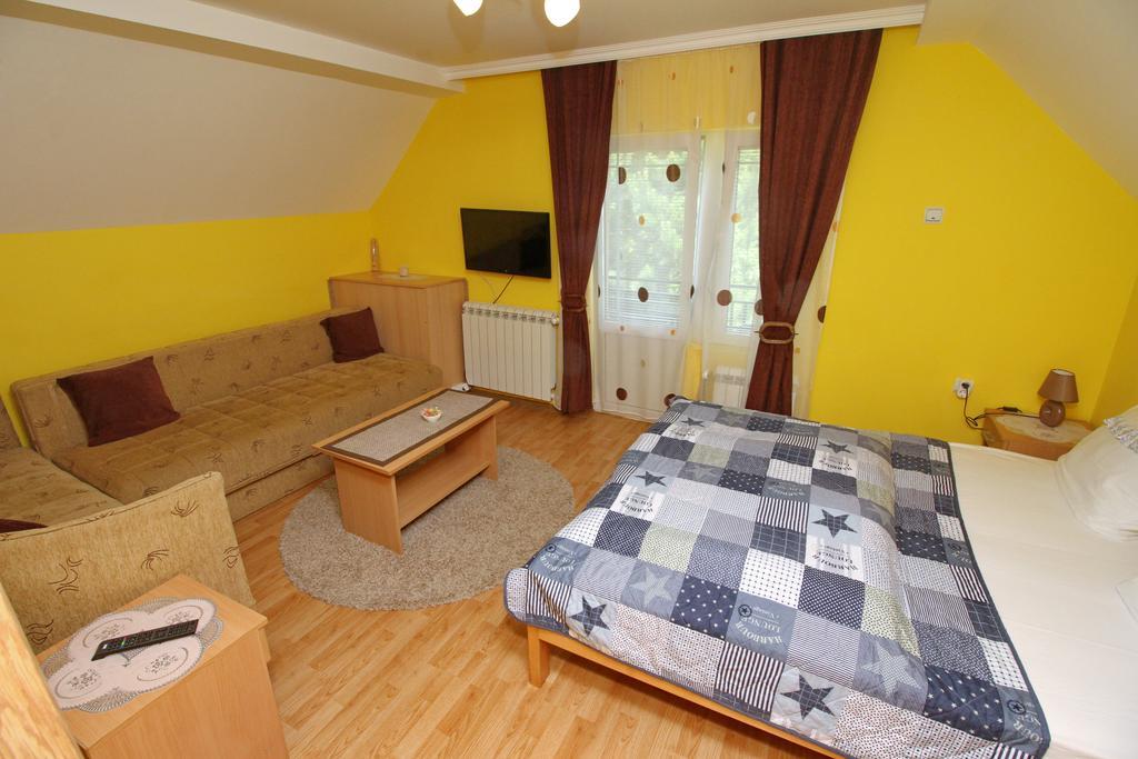 Apartments Junior Zlatibor Bagian luar foto